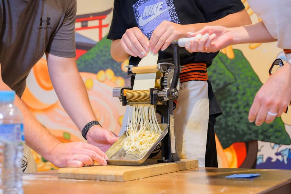 Immagine nº 8 di Kyoto: Corso di cucina sul ramen in una fabbrica di ramen con souvenir attività a Kyoto, caricata dal fornitore