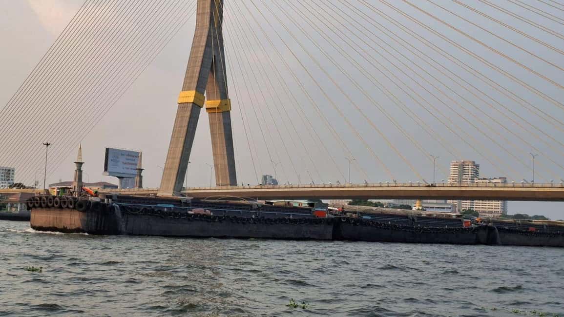 image n.14 of Bangkok: Chao Phraya Booze Cruise With Unlimited Drinks activity in Bangkok, uploaded by supplier
