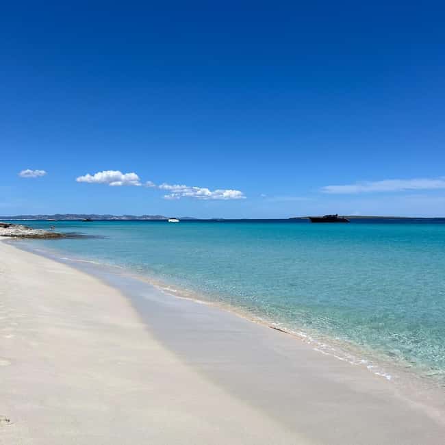Image N°20 de Ibiza : Formentera, bateau tout compris, paddle, plongée avec tuba et déjeuner activité à Îles Baléares, publiée par le prestataire