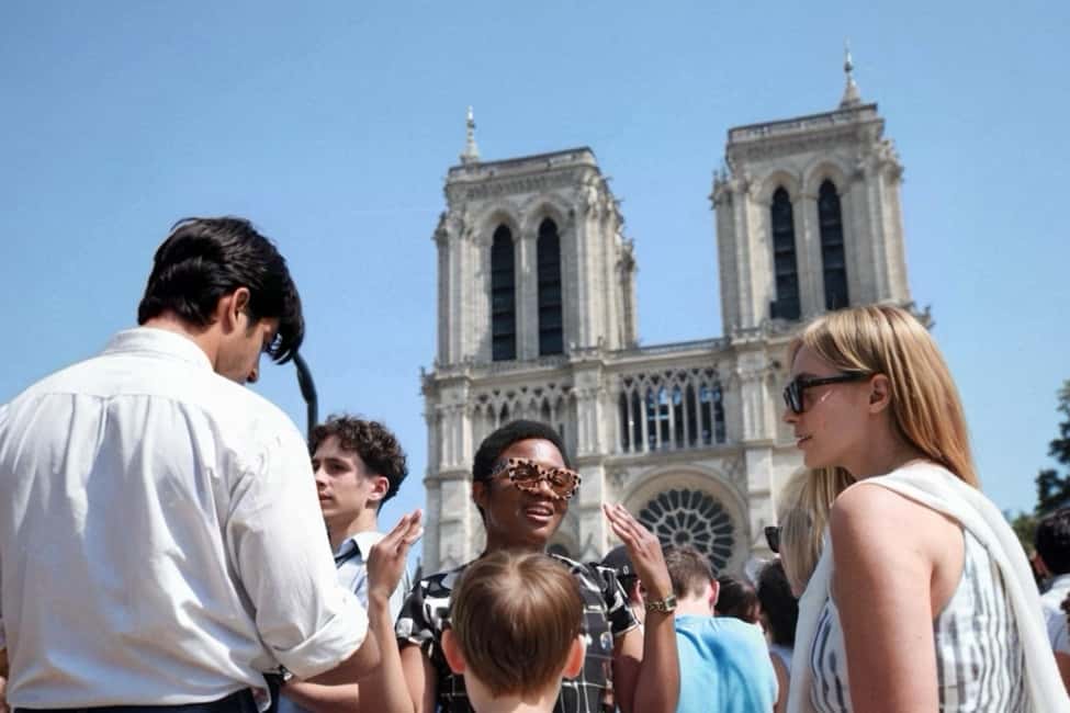 Image N°1 de Visite à pied avec billets réservés pour Notre-Dame et la Sainte-Chapelle en option. activité à Paris, publiée par le prestataire