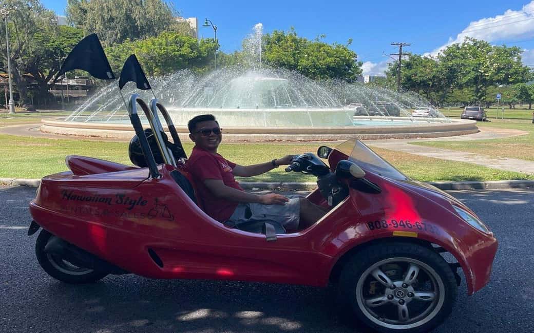 Immagine nº 8 di Uluniu Ave: Waikiki Scoot Coupe Noleggio Ala Moana e Kaka'ako attività a Honolulu, caricata dal fornitore