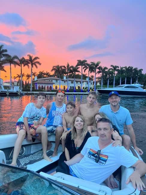 image n.12 of Miami: Private City Cruise of Miami Beach with French Guide activity in Miami, uploaded by supplier