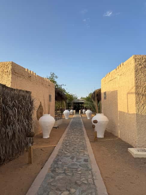 Immagine nº 7 di Da Muscat: Safari privato nel deserto, pernottamento e Wadi Khalid attività a Regione al-Sharqiyya, caricata dal fornitore