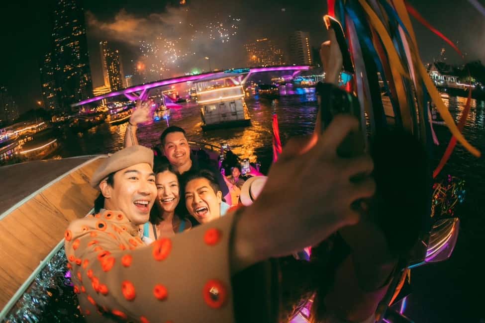 image n.8 of Bangkok: New Horizon Dinner Cruise with Buffet & Beer activity in Bangkok, uploaded by supplier