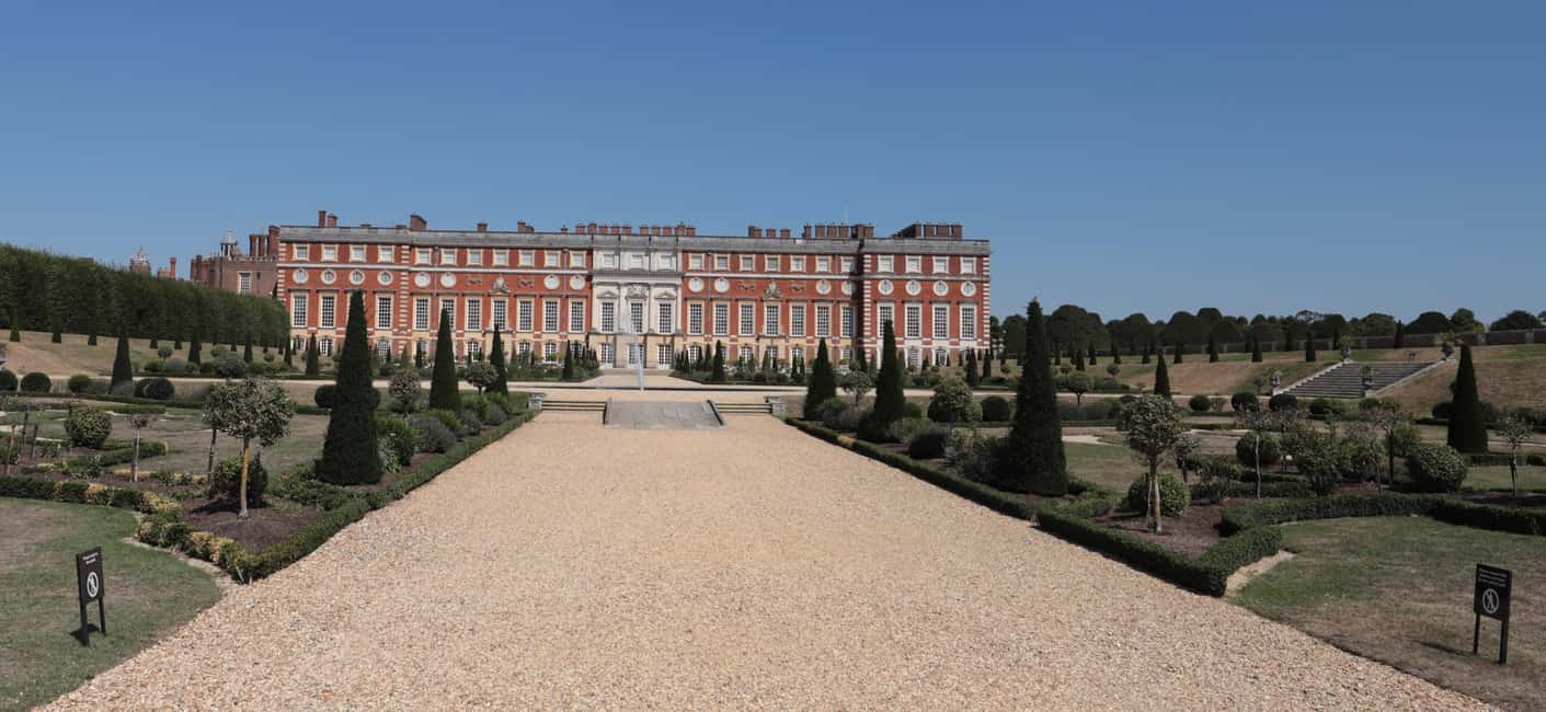image n.8 of London: Royal Hampton Court Guided Tour with Afternoon Tea activity in London, uploaded by supplier