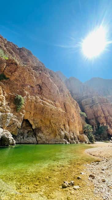 Immagine nº 37 di Muscat: escursione di un'intera giornata a Wadi Shab, grotta romantica e sinkhole attività a Regione al-Sharqiyya, caricata dal fornitore