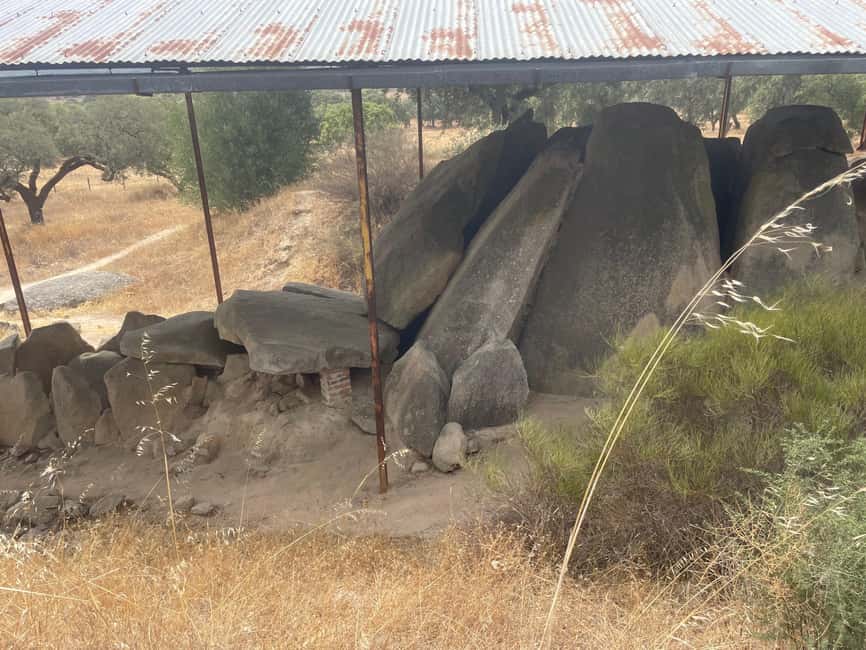 imagem n.7 de Évora: Cromeleque dos Almendres e Anta Grande do Zambujeiro atividade em Distrito de Évora, carregada pelo fornecedor