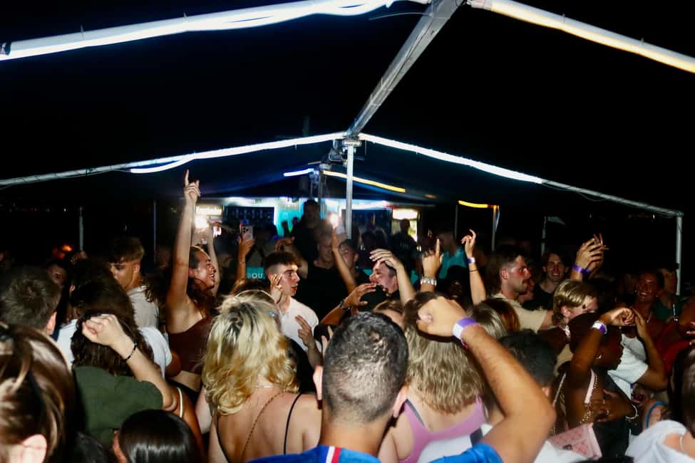 afbeelding n.6 van Opsplitsing: Boottocht met toegang tot de nachtclub, drankjes en bootfeest activiteit in Split, geüpload door aanbieder