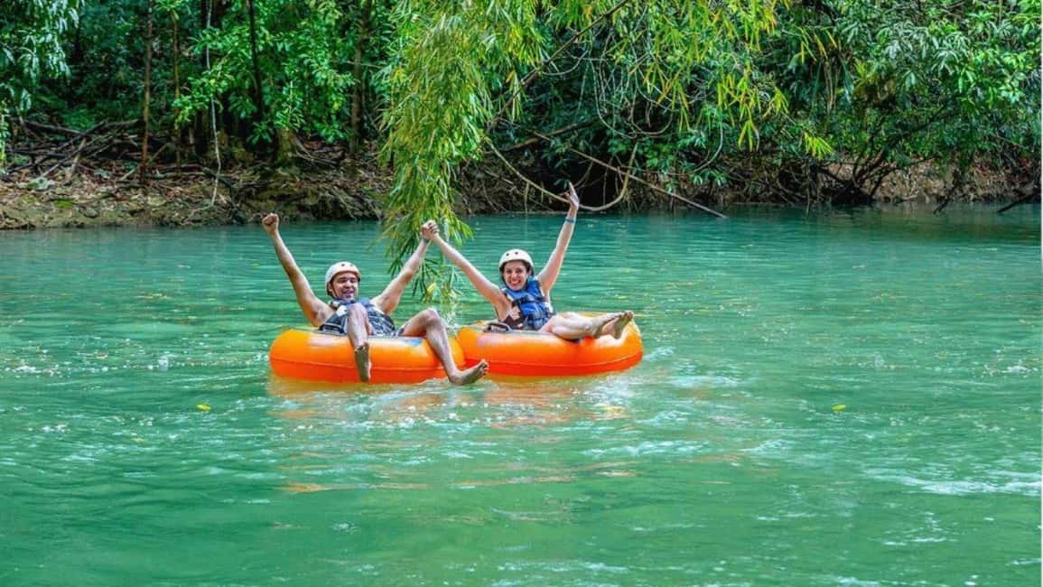 imagem n.5 de Montego Bay: Passeio a cavalo, tubing e Dunn's River Falls atividade em Ocho Rios, carregada pelo fornecedor