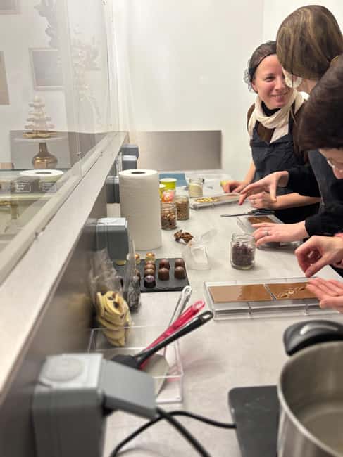Image N°4 de Lille: atelier création de chocolats activité à Lille, publiée par le prestataire