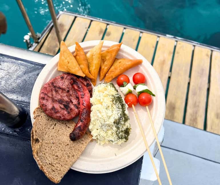 Bild Nr. 5 von Bucht von Palma: Bootstour mit BBQ, Schnorcheln und Sonnenuntergang Option Aktivität in Palma de Mallorca, hochgeladen vom Anbieter