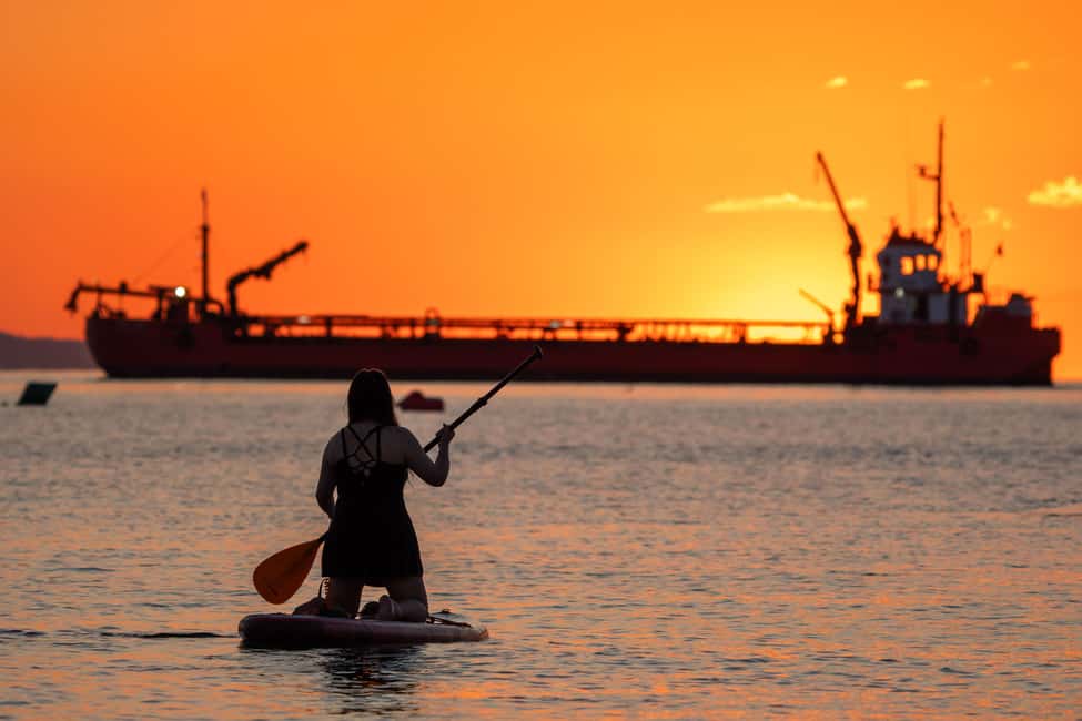imagem n.10 de Barcelona: Paddleboarding ao nascer do sol com instrutor e fotos atividade em Barcelona, carregada pelo fornecedor