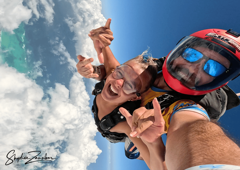 image n.10 of Kendwa: Tandem Skydive in Zanzibar activity in Kendwa, uploaded by supplier