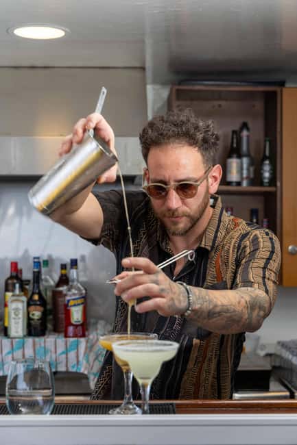 afbeelding n.42 van Athene: eilandcruise met zwemmen. DJ, lunch en drankjes inbegrepen. activiteit in Centraal-Griekenland, geüpload door aanbieder