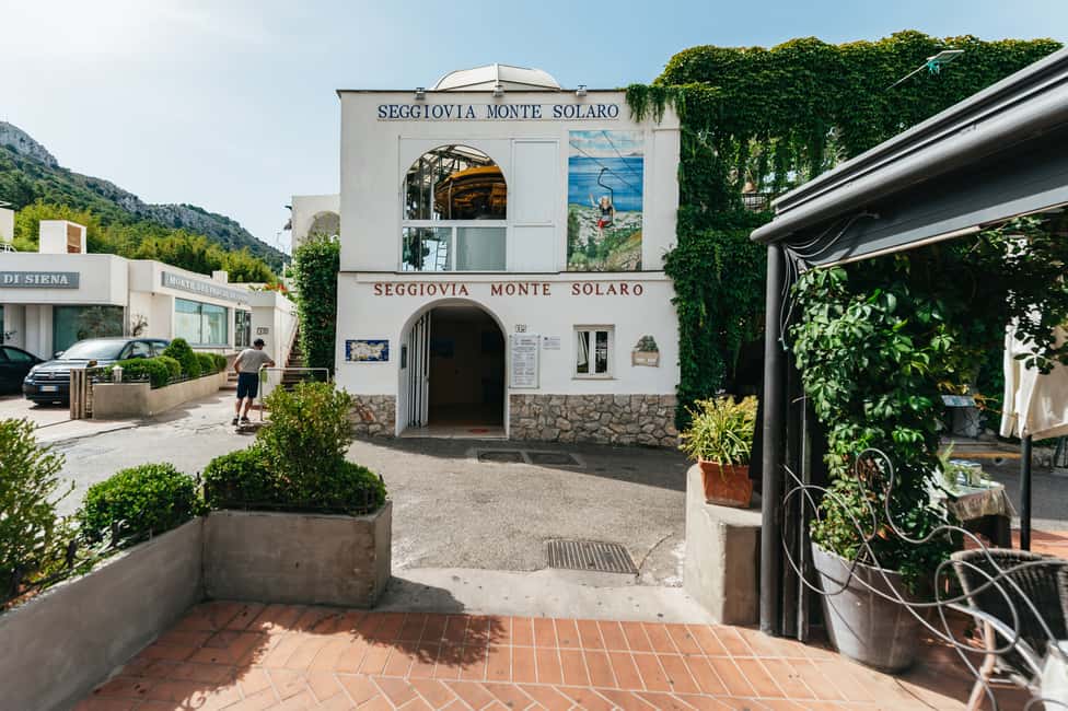 Immagine nº 18 di Sorrento: Gita in barca in Costiera e a Capri con degustazione di limoncello attività a Matermania, caricata dal fornitore