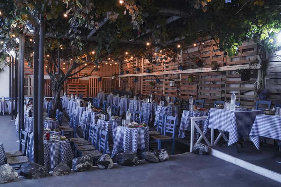image n.2 of Santorini: The Greek Wedding Show activity in Fira, uploaded by supplier
