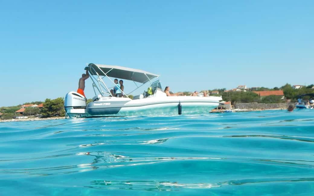 billede nr.2 af aktiviteten Trogir: Speedbådstur til Den Hvide Lagune, Maslinica og Den Blå Lagune i Dalmatien, uploadet af udbyder