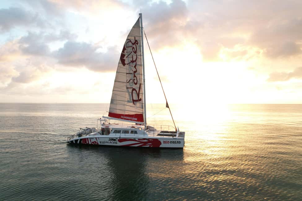 imagem n.7 de Montego Bay: cruzeiro de catamarã Reggae Sunset atividade em Montego Bay, carregada pelo fornecedor