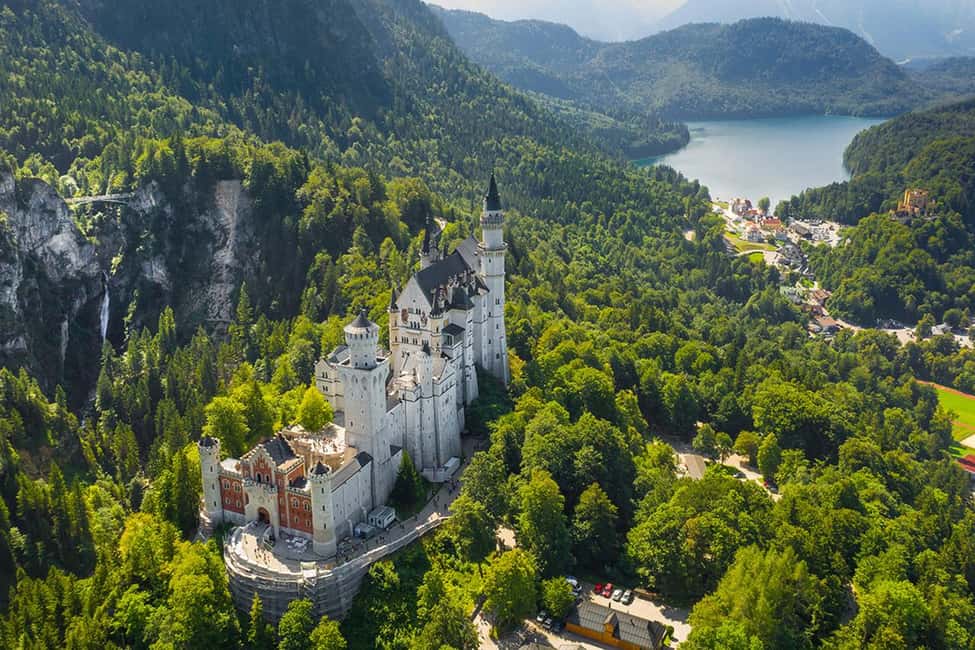 image n.2 of From Munich: Private Tour to Neuschwanstein Castle with Meal activity in Schwangau, uploaded by supplier
