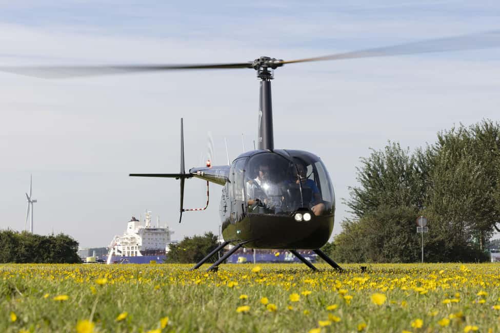 image n.4 of Amsterdam: Private Helicopter Tulip tour from Heliport AMS activity in Amsterdam, uploaded by supplier
