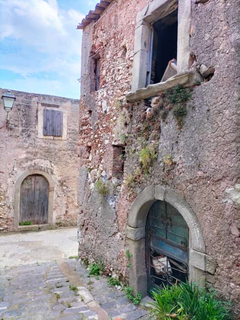 Immagine nº 11 di Da Taormina: Il film Il Padrino Tour dei borghi siciliani attività a Savoca, caricata dal fornitore