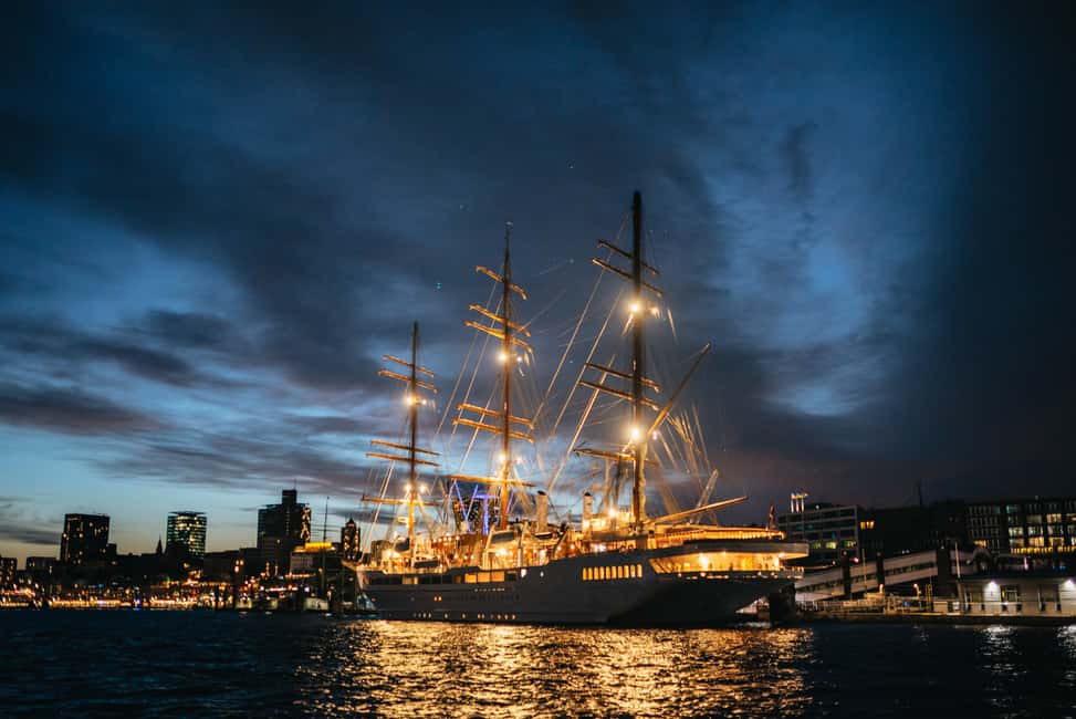 image n.6 of Hamburg: 1-Hour Harbor Evening Lights Cruise activity in Hamburg, uploaded by supplier