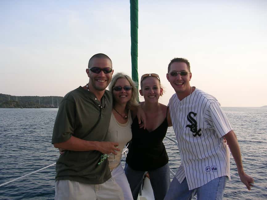 Immagine nº 4 di Crociera con cocktail al tramonto a bordo di Breakaway Charters a Sapphire attività a St. Thomas, Isole Vergini Americane, caricata dal fornitore
