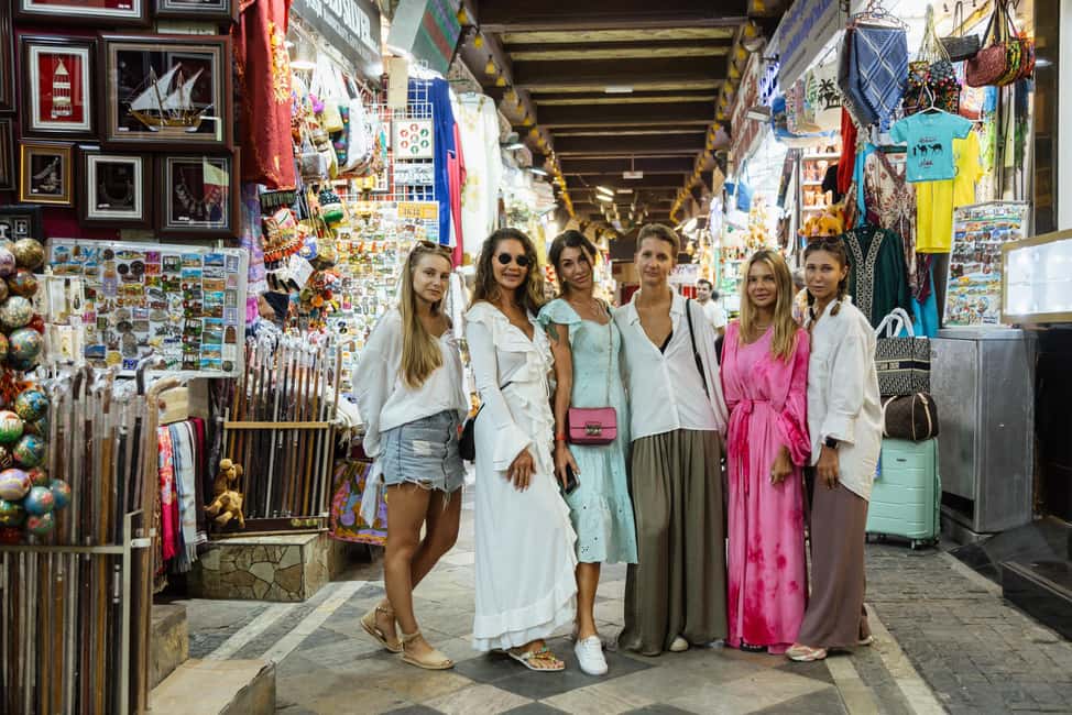 Immagine nº 3 di Muscat: Tour guidato a piedi della Corniche, del Souq e del Forte di Mutrah attività a Mascate, caricata dal fornitore