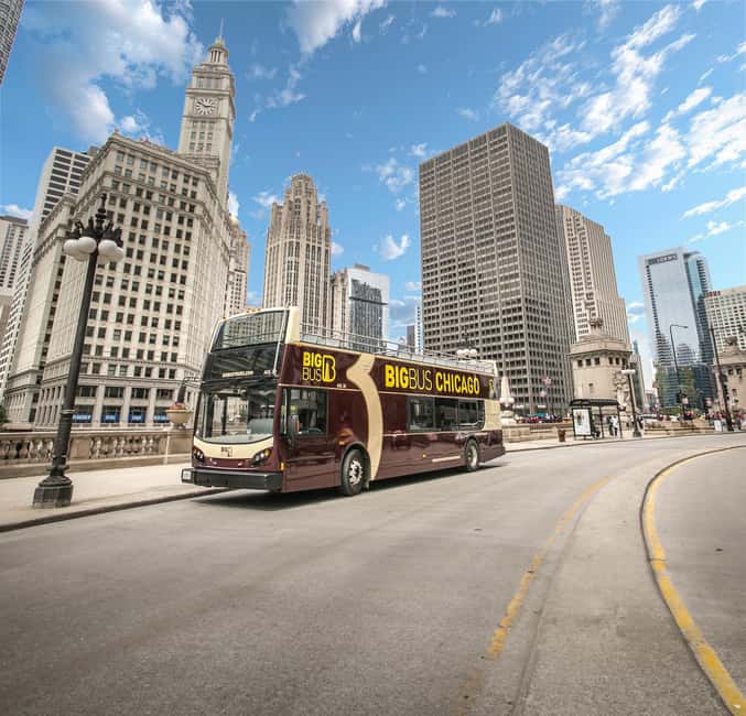 image n.3 of Chicago: Hop-on Hop-off Sightseeing Tour by Open-top Bus activity in Chicago, uploaded by supplier