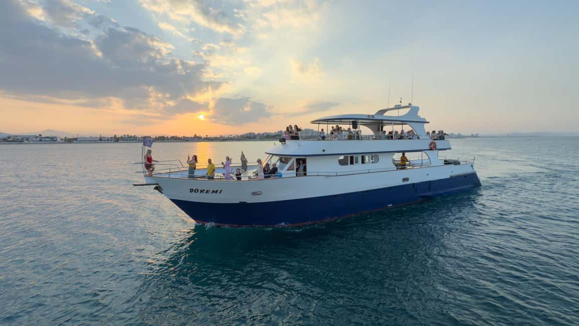 Image N°12 de Larnaca : Croisière au coucher du soleil avec un verre de vin activité à Larnaca, publiée par le prestataire