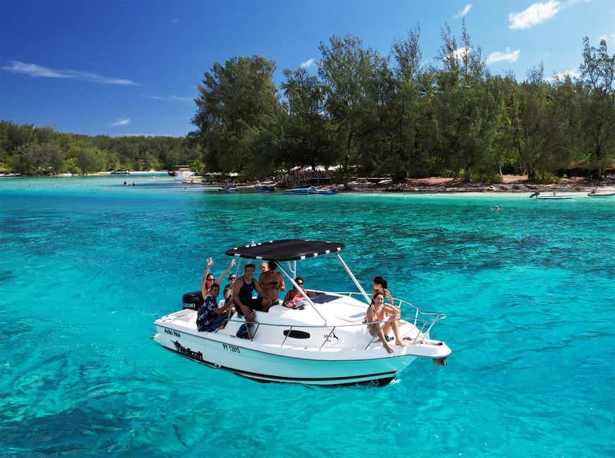 image n.1 of Moorea: 6 H Private Boat Tour with Snorkeling and Lunch activity in Tiahura, uploaded by supplier