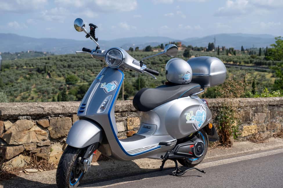 изображение номер 2 мероприятия 4-часовая экскурсия на электрической Vespa по Флоренции, знакомство с Фьезоле и его окрестностями в городе Флоренция, загруженное организатором