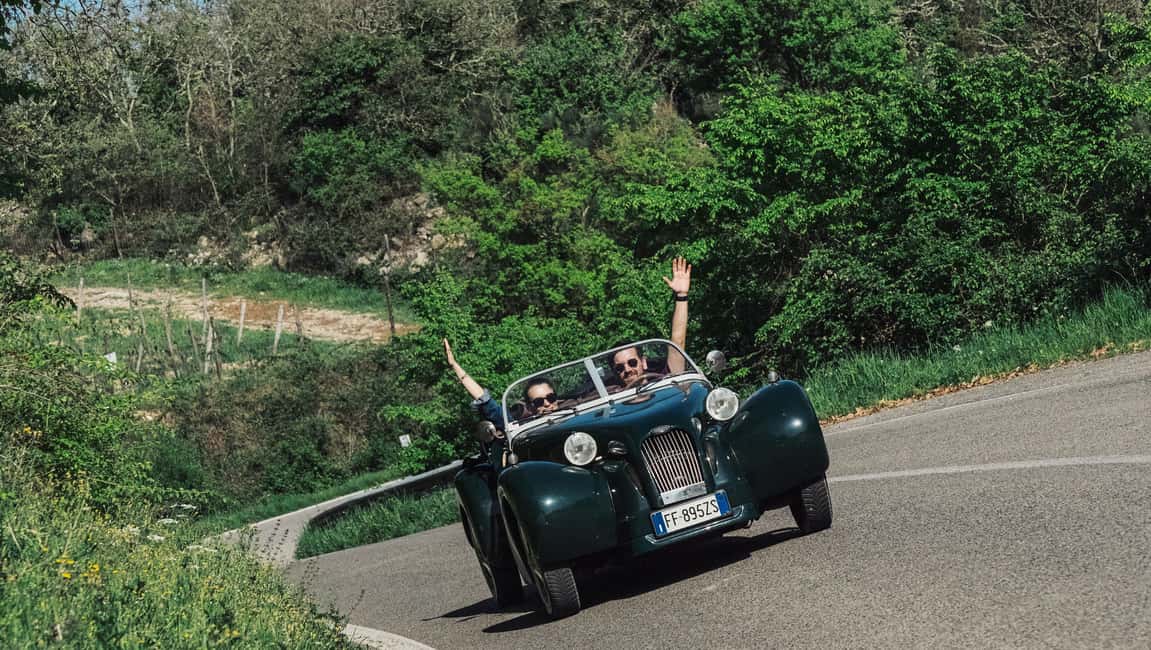 imagen n.º 1 de Desde Florencia | Excursión de un día al Chianti en un coche clásico actividad en Siena, subida por el proveedor