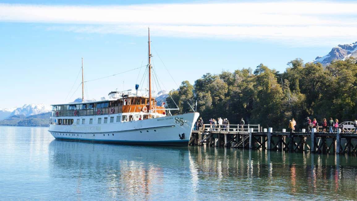 imagem n.6 de De Bariloche: Barco até Ilha Victoria e Bosque Arrayanes atividade em Região dos Lagos, Argentina, carregada pelo fornecedor