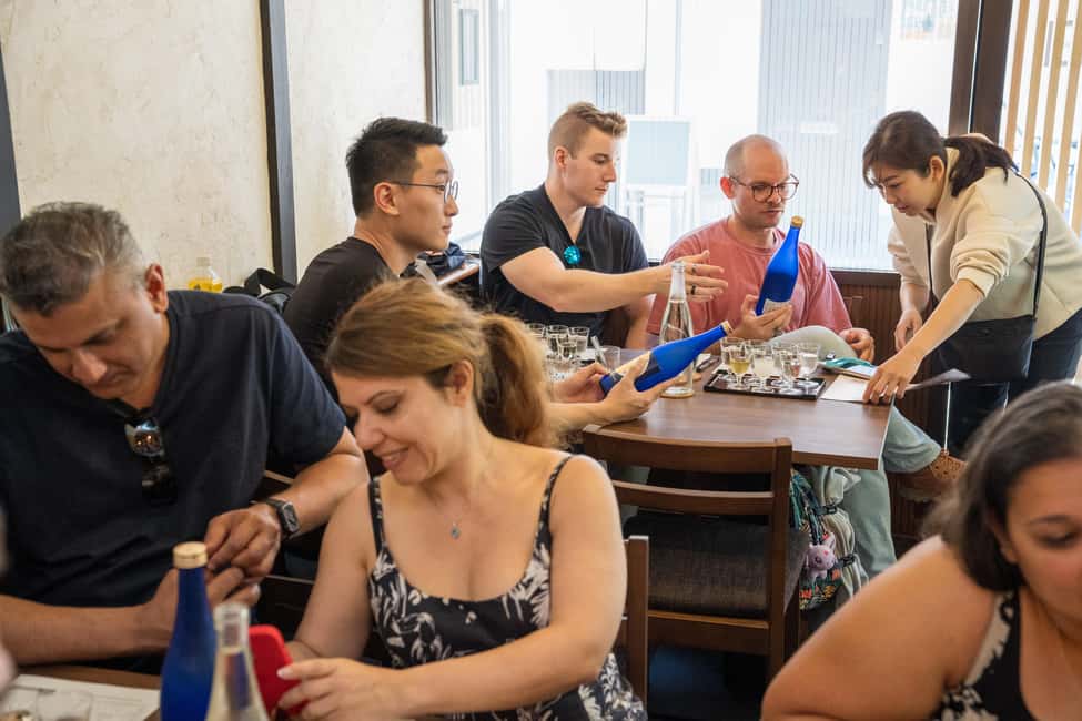 изображение номер 5 мероприятия Киото: Инсайдерский тур по пивоварне сакэ с сакэ и едой на пару в городе Киото, загруженное организатором