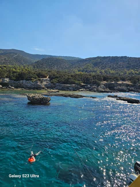 Image N°5 de Au départ de Paphos : visite du Lagon Bleu avec BBQ et prise en charge à l'hôtel activité à Geroskipou, publiée par le prestataire