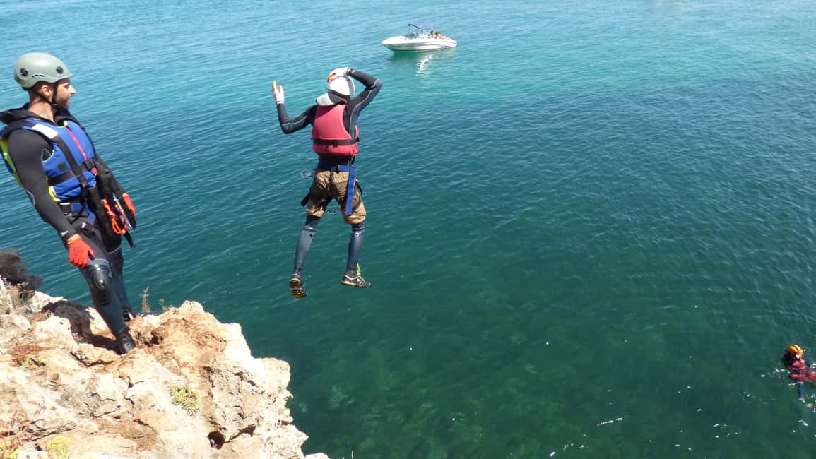 image n.14 of Portinho da Arrábida: Coasteering Boat Tour activity in Lisbon District, uploaded by supplier