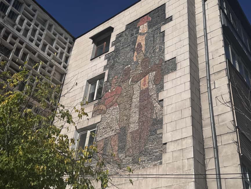 billede nr.8 af aktiviteten Bishkek Street Art og kirgisisk nomadehistorie (Walks & Talks) i Bishkek-regionen, uploadet af udbyder