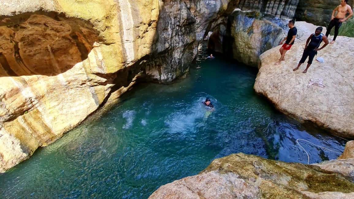 Immagine nº 4 di Muscat: avventura nel Wadi Tiwi, spiaggia delle pinne e dolina di Bimmah attività a Regione al-Sharqiyya, caricata dal fornitore