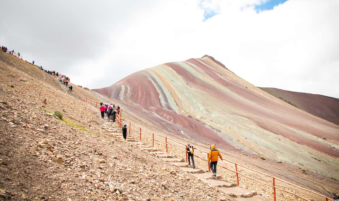 imagem n.12 de Cusco: Tour particular à Montanha Arco-Íris e ao Vale Vermelho atividade em Avanos, carregada pelo fornecedor