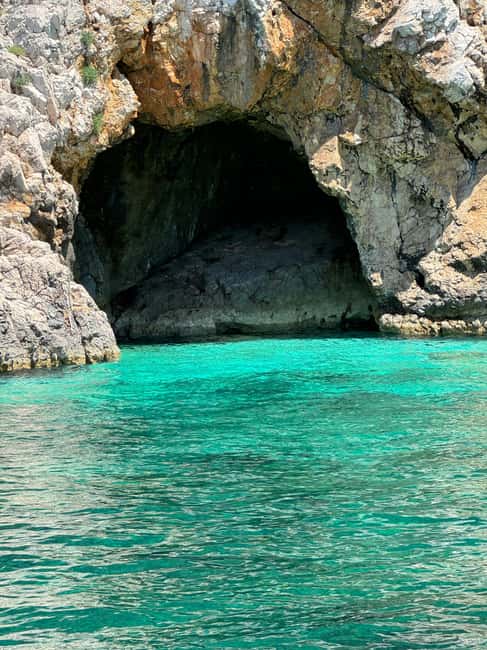 Immagine nº 5 di Krk: Baia d'Oro, Grotta Azzurra e Crociera delle 4 Isole attività a Ponte, caricata dal fornitore