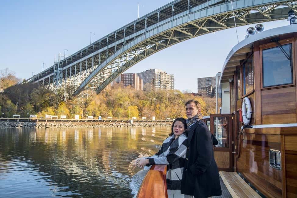 image n.1 of New York City: Weekend Holiday Brunch Cruise activity in New York City, uploaded by supplier