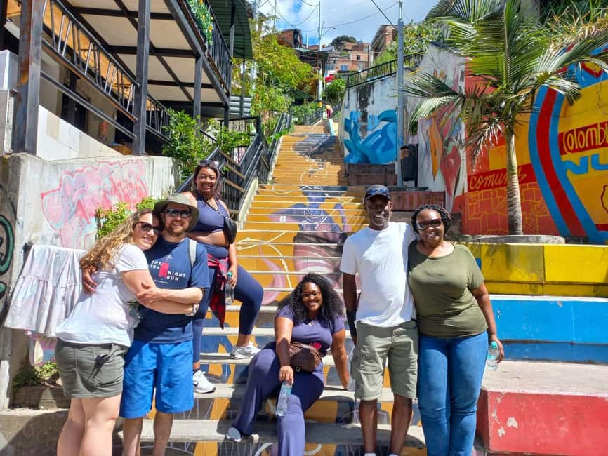 imagem n.27 de Medellín: Tour de grafite na Comuna 13 com comida de rua e teleférico atividade em Medellín, carregada pelo fornecedor