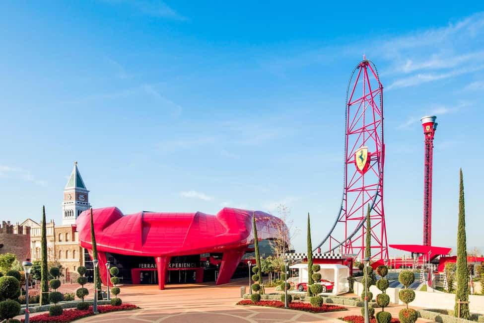 Image N°1 de PortAventura et Ferrari Land : Excursion d'une journée au départ de Barcelone activité à Tarragone, publiée par le prestataire