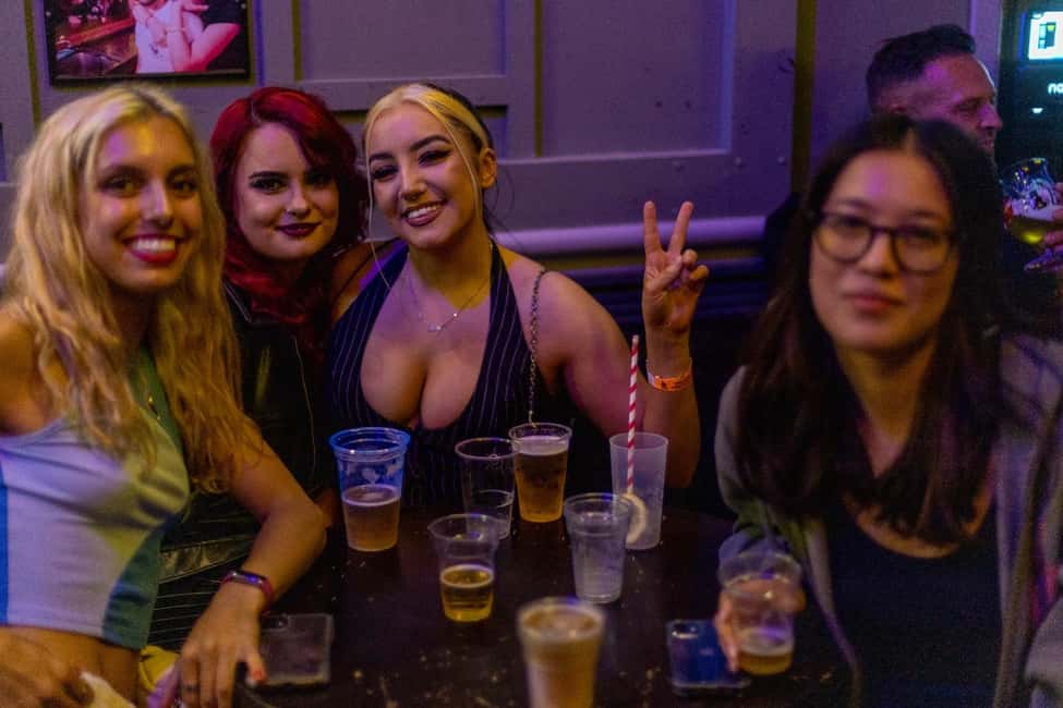imagem n.6 de Bruxelas: Experiência de Pub Crawl e Festa Nocturna atividade em Bruxelas, carregada pelo fornecedor