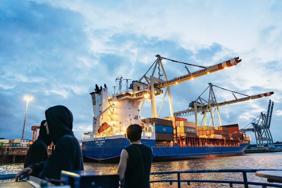 Bild Nr. 4 von Hamburg: 90-minütige abendliche Hafenrundfahrt mit Lichtern Aktivität in Hamburg, hochgeladen vom Anbieter
