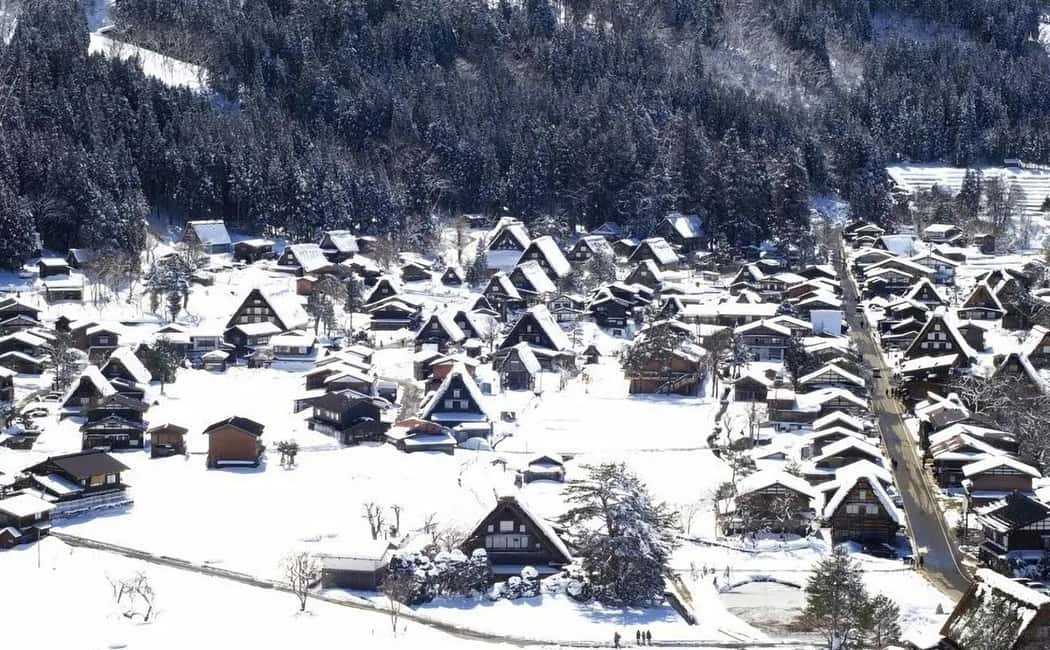 image n.4 of Shirakawago&HidaTakayama&GujoHachiman 1 Day Tour from Nagoya activity in Gujo, uploaded by supplier