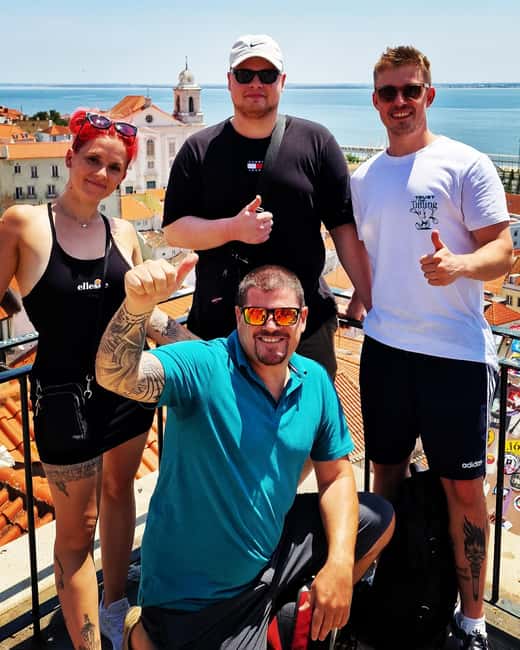 imagem n.18 de LISBOA: Passeios incríveis de Tuktuk com um guia local português atividade em Nazaré, Portugal, carregada pelo fornecedor