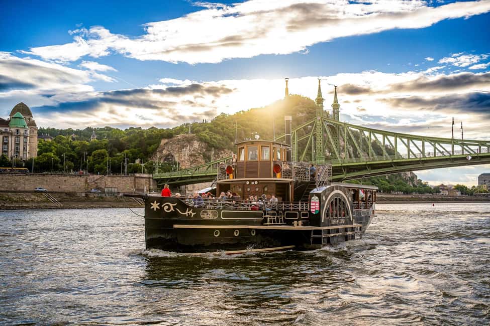 imagen n.º 9 de Budapest: Crucero Histórico con Bebida de Bienvenida actividad en Visegrad, subida por el proveedor