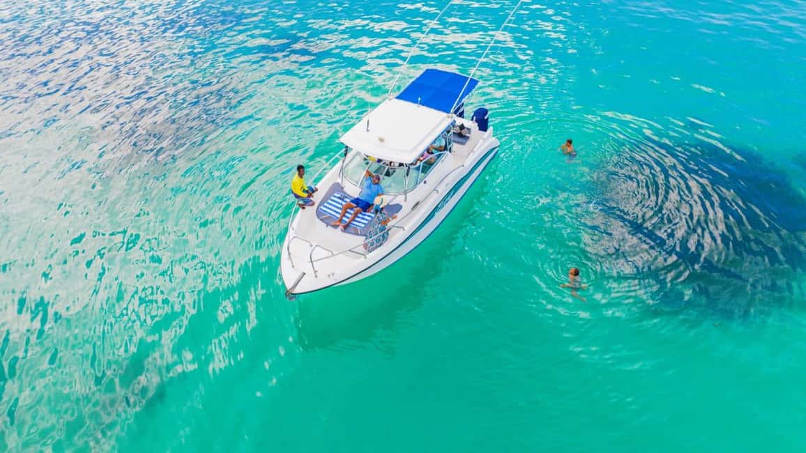 image n.13 of Luxury Private Boat Charter Praslin, Seychelles with BBQ. activity in Praslin Island, uploaded by supplier
